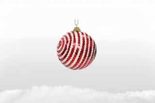 Rood & wit glitter kerstbal · Ø 8 cm · Kerstboomversiering