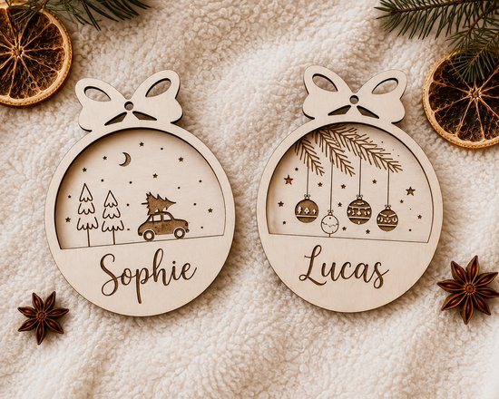 2x Gepersonaliseerde Houten Kersthangers met Naam – Set van 2 – Unieke Kerstballen van 5 mm Hout – Boho & Scandinavisch Design – Persoonlijk Kerstcadeau voor Gezin, Kinderen en Huisdieren
