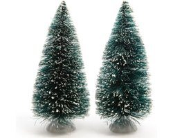Kerstdorp onderdelen - 2x miniatuur dennenbomen - groen - 15 cm - polyresin - Kerstdorp maken - Kerstversiering